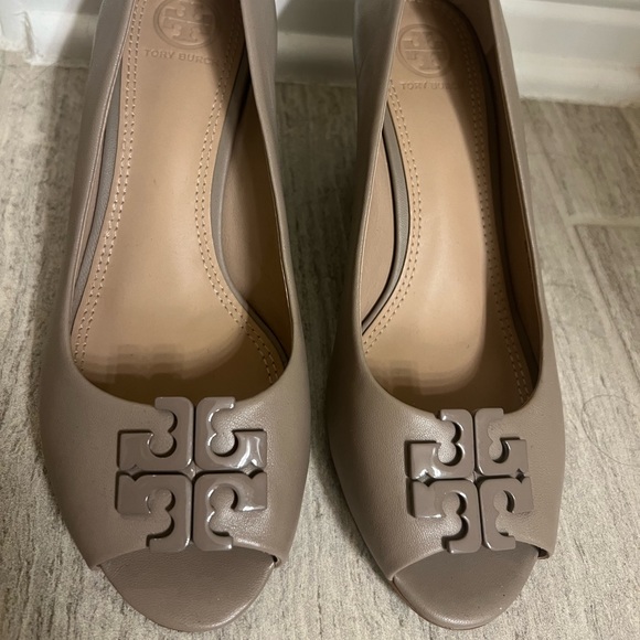 Tory Burch Shoes in gray color - Picture 1 of 4
